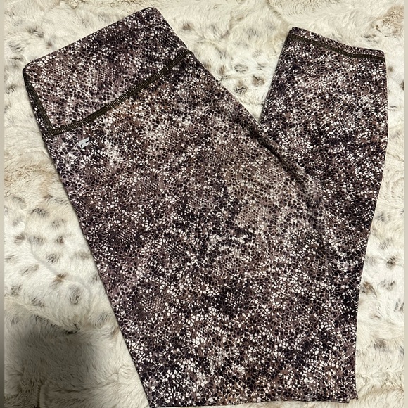 Fabletics leggings - Picture 2 of 3